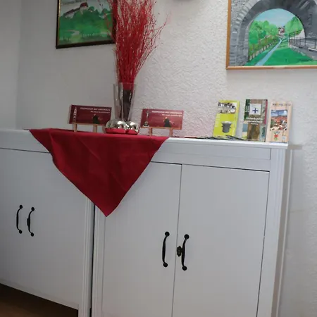 Zur Weintraube فندق باد لانغينسالزا