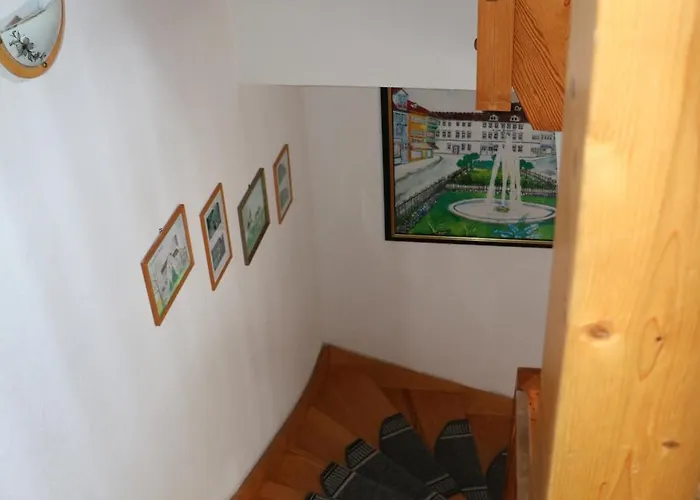 Hotel Zur Weintraube 2*